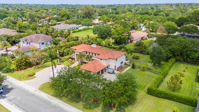 13425 SW 37th Pl, Davie, FL 33330