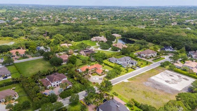 13425 SW 37th Pl, Davie, FL 33330
