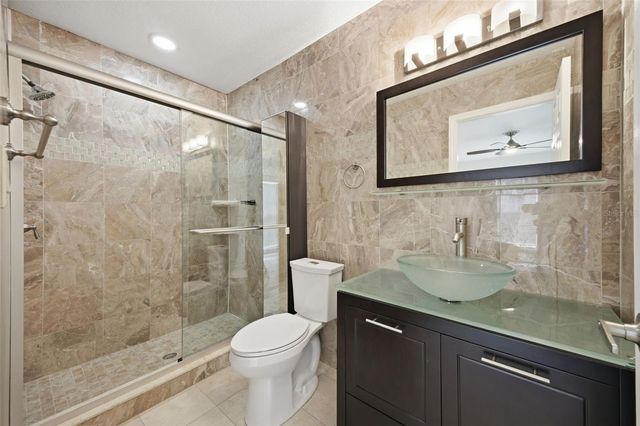 2512 W KANSAS AVENUE, Tampa, FL 33629