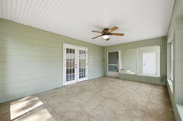 2512 W KANSAS AVENUE, Tampa, FL 33629