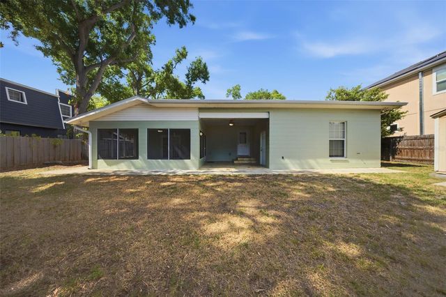 2512 W KANSAS AVENUE, Tampa, FL 33629