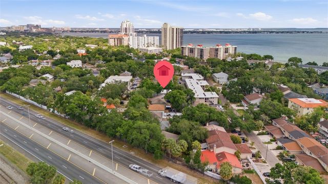 2512 W KANSAS AVENUE, Tampa, FL 33629