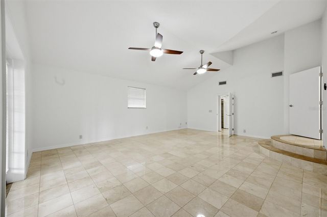 2512 W KANSAS AVENUE, Tampa, FL 33629