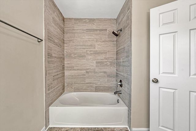 7031 Crown RD, Roanoke, VA 24018