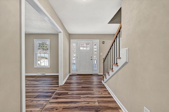 7031 Crown RD, Roanoke, VA 24018