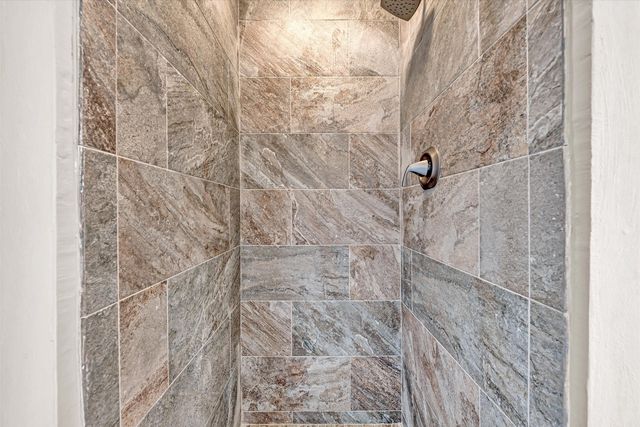 7031 Crown RD, Roanoke, VA 24018