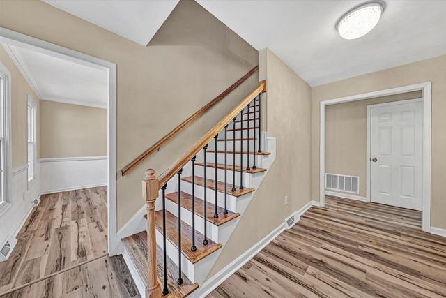 7031 Crown RD, Roanoke, VA 24018