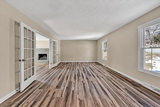 7031 Crown RD, Roanoke, VA 24018