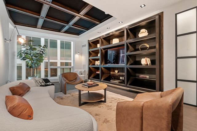 22 Liberty Dr 9, Boston, MA 02210