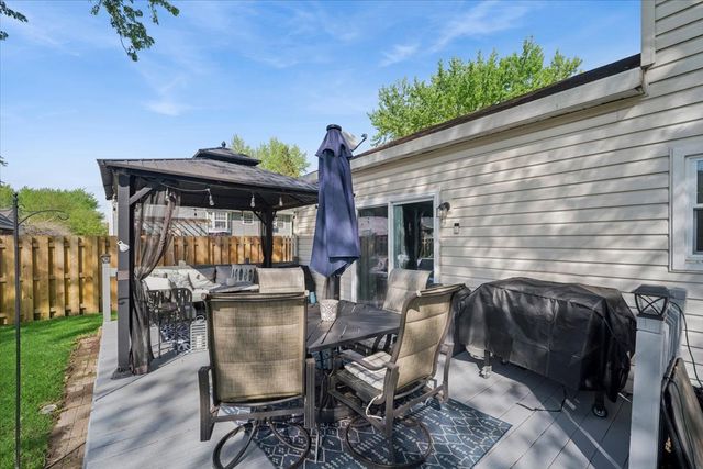 26 ASCOT Lane, Streamwood, IL 60107