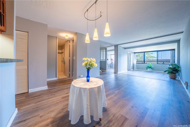 4300 Waialae Avenue A203, Honolulu, HI 96816