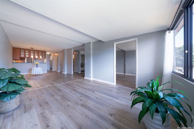 4300 Waialae Avenue A203, Honolulu, HI 96816