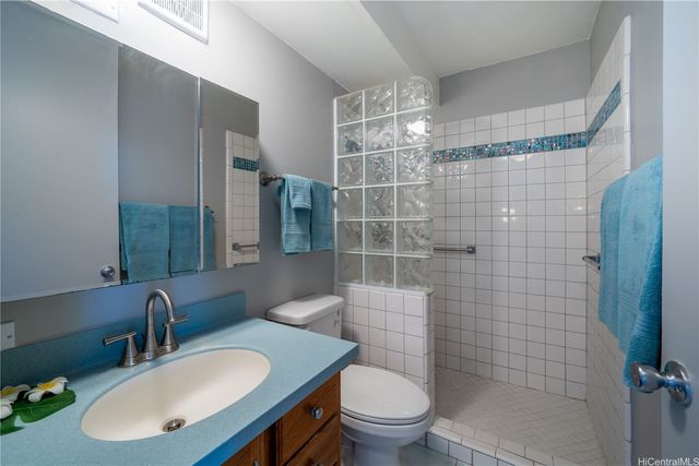 4300 Waialae Avenue A203, Honolulu, HI 96816