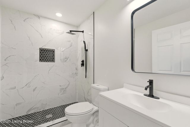 702 Gheens Ave, Louisville, KY 40214