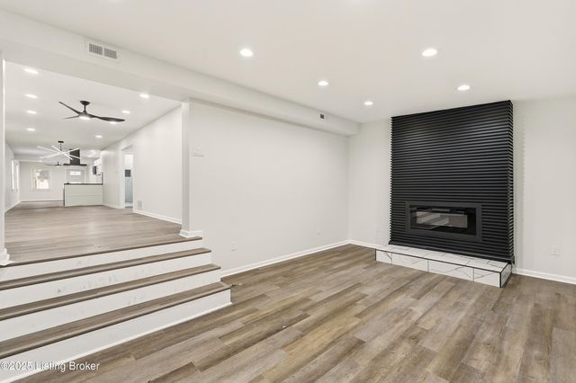 702 Gheens Ave, Louisville, KY 40214