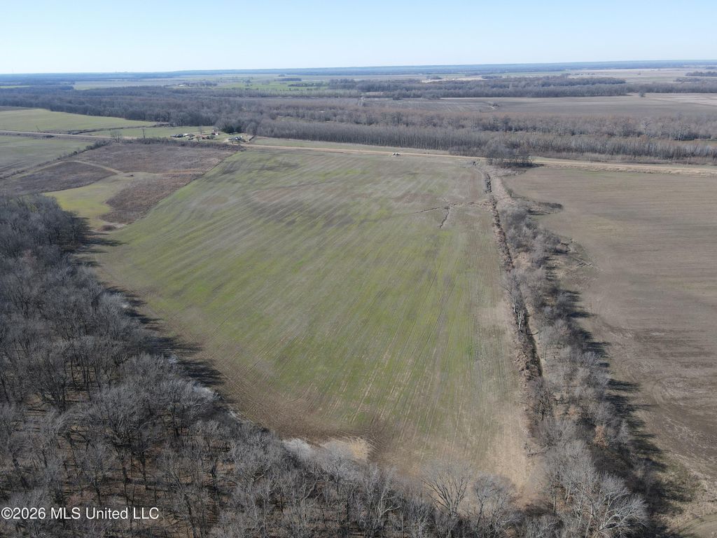 S Highway 61, Dundee, MS 38626 — exterior