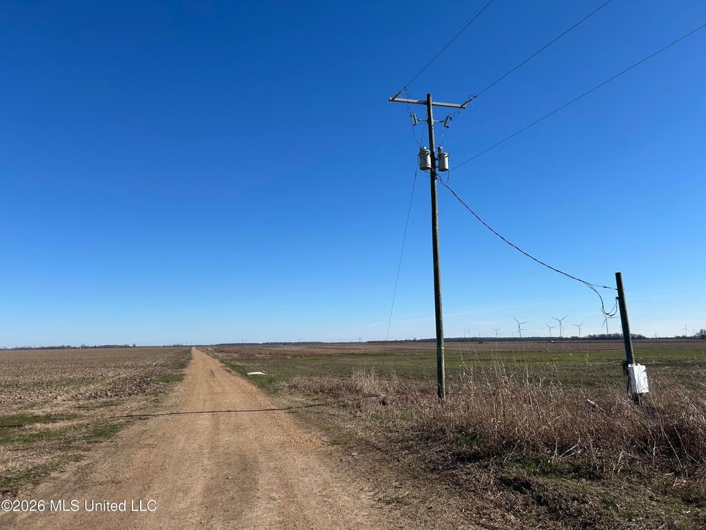 S Highway 61, Dundee, MS 38626 — photo 2