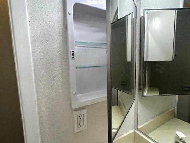 10855 Meadowglen Lane 903, Houston, TX 77042