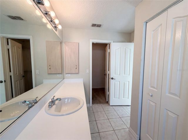 17052 SW 39TH CIRCLE, Ocala, FL 34473