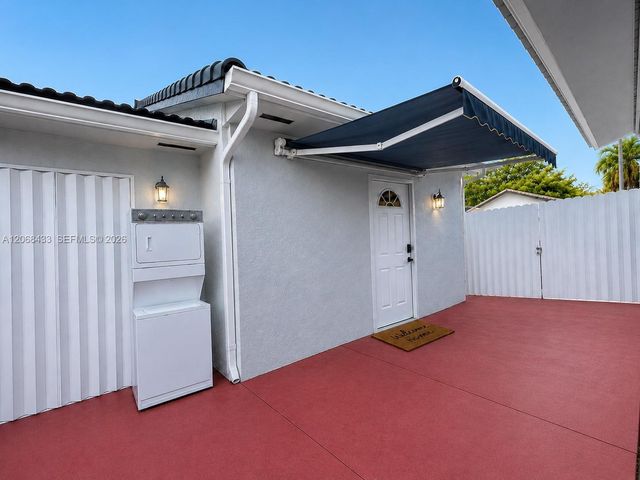 14180 SW 8th Terrace 1, Miami, FL 33184