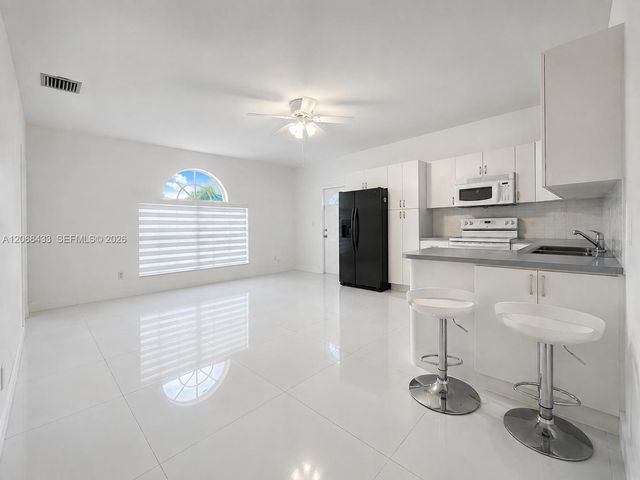 14180 SW 8th Terrace 1, Miami, FL 33184