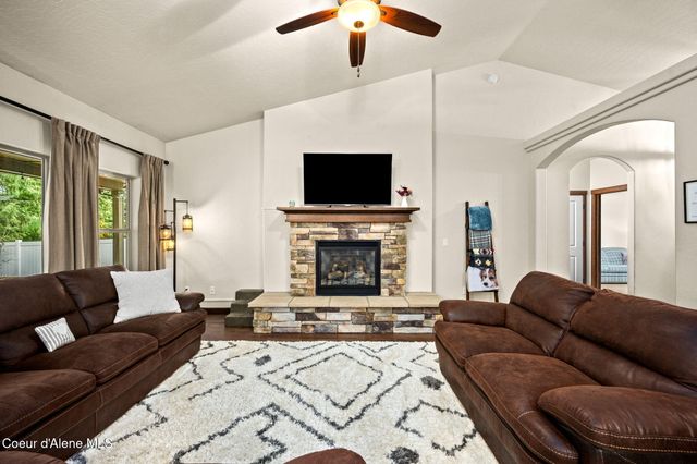 6966 N Glensford DR, Coeur D'alene, ID 83815