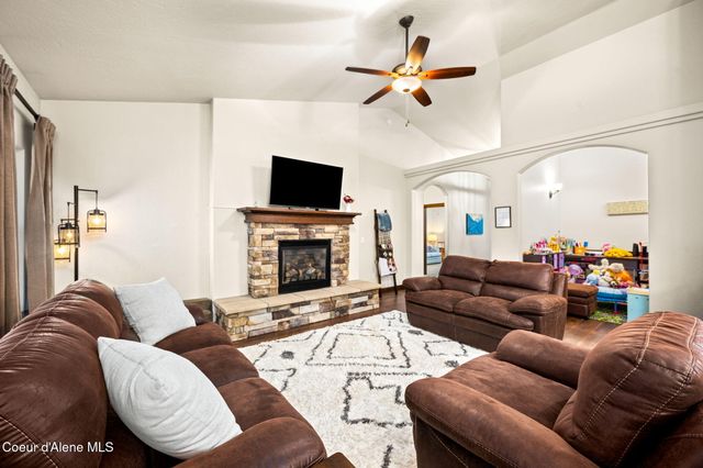 6966 N Glensford DR, Coeur D'alene, ID 83815