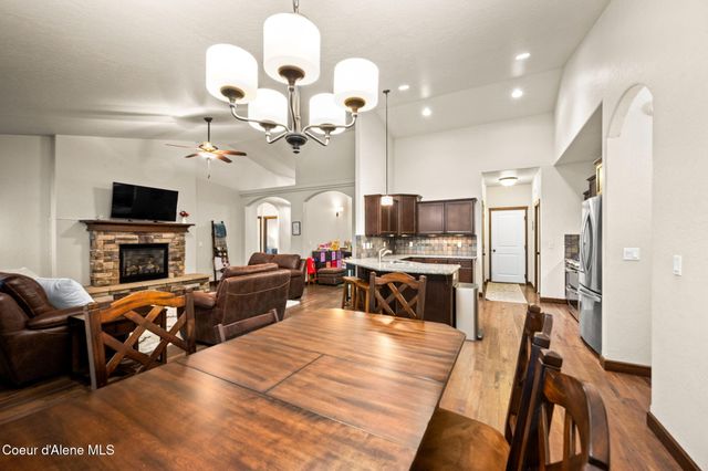 6966 N Glensford DR, Coeur D'alene, ID 83815