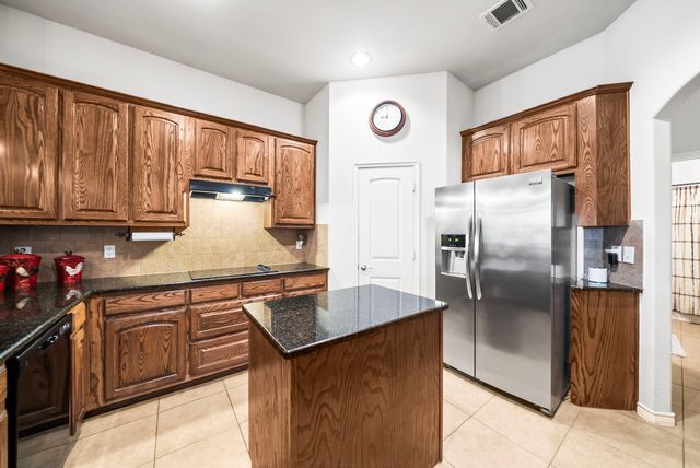 2933 Dog Leg Trail, Mckinney, TX 75069