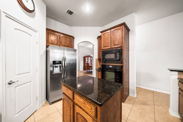 2933 Dog Leg Trail, Mckinney, TX 75069