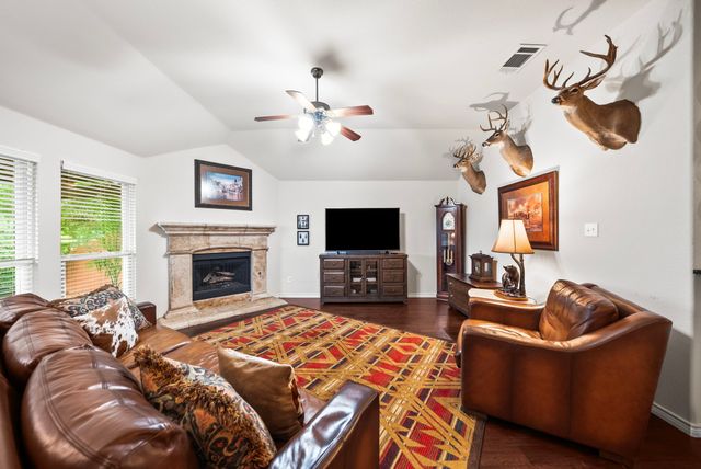 2933 Dog Leg Trail, Mckinney, TX 75069