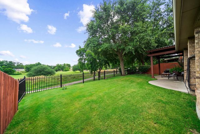 2933 Dog Leg Trail, Mckinney, TX 75069