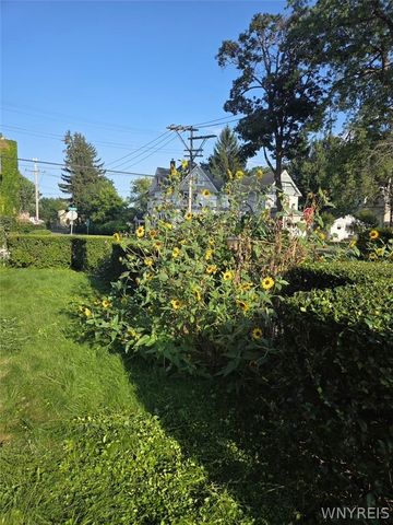 202 81st Street, Niagara Falls, NY 14304