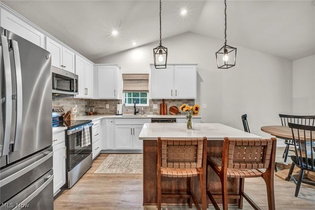27261 Cook Road, Olmsted Twp, OH 44138