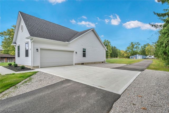 27261 Cook Road, Olmsted Twp, OH 44138