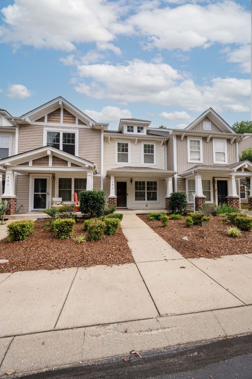 482 Flintlock Ct, Nashville, TN 37217