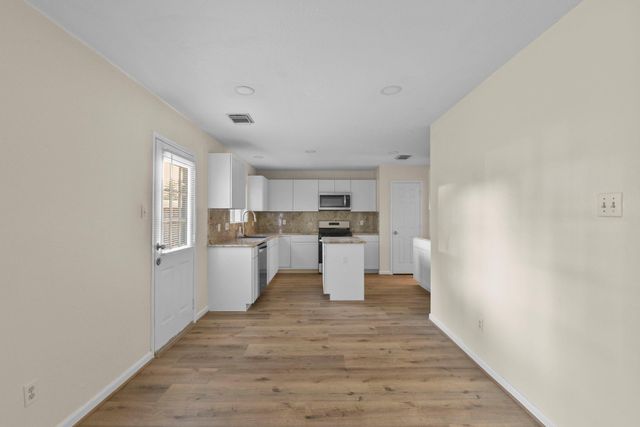 4911 Silver Fox Drive, Houston, TX 77066