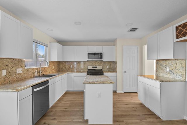 4911 Silver Fox Drive, Houston, TX 77066