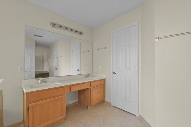 4911 Silver Fox Drive, Houston, TX 77066