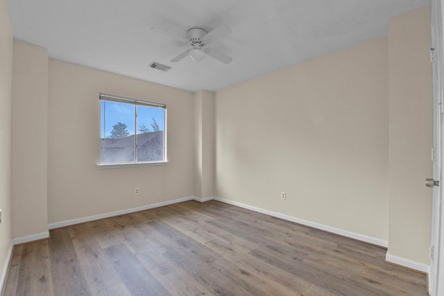 4911 Silver Fox Drive, Houston, TX 77066