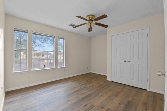 4911 Silver Fox Drive, Houston, TX 77066