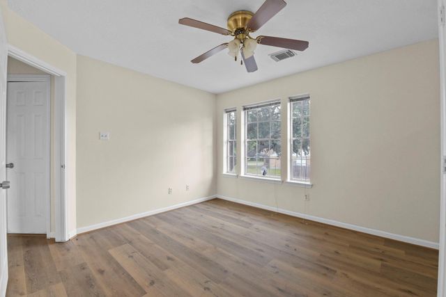 4911 Silver Fox Drive, Houston, TX 77066