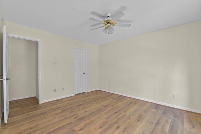 4911 Silver Fox Drive, Houston, TX 77066