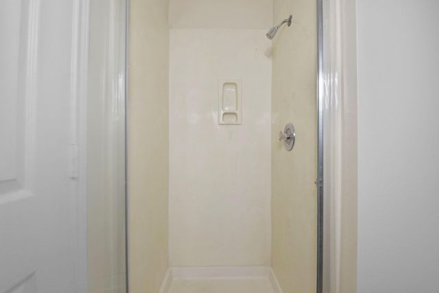 4911 Silver Fox Drive, Houston, TX 77066