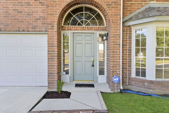 4911 Silver Fox Drive, Houston, TX 77066