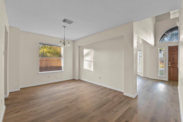 4911 Silver Fox Drive, Houston, TX 77066