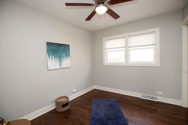 8453 N Ottawa Avenue, Niles, IL 60714