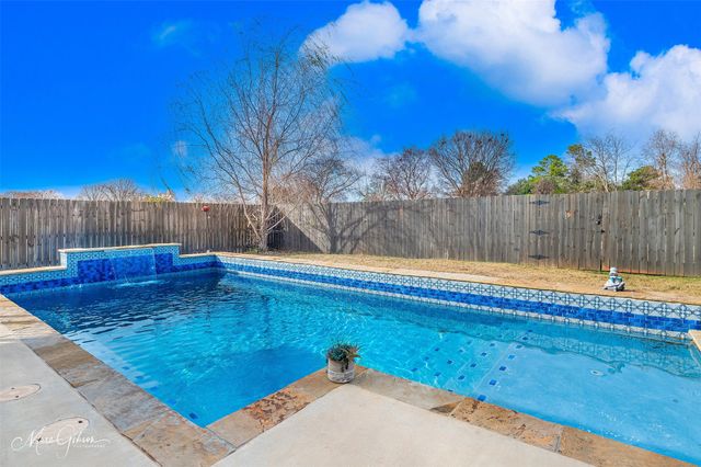 327 Newport Lane, Benton, LA 71006