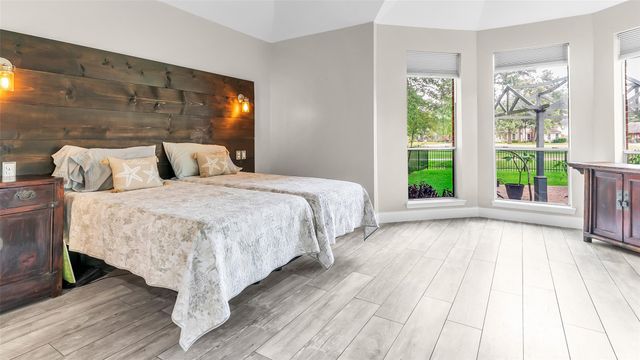 8318 Hunters Village Drive, Humble, TX 77346