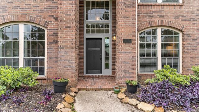 8318 Hunters Village Drive, Humble, TX 77346